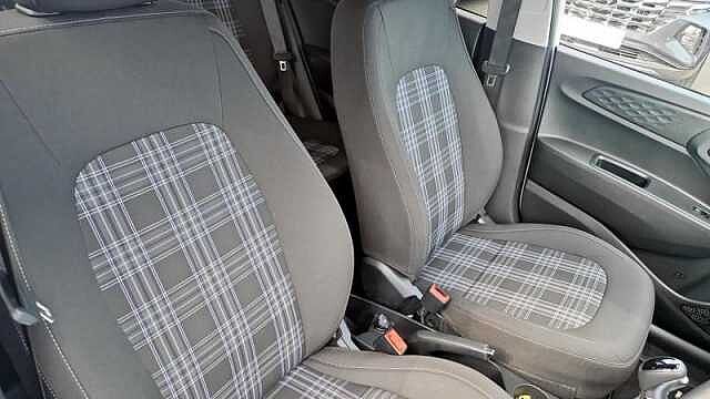 Hyundai I10 1.0 PREMIUM AUTO EURO 6 (S/S) 5DR Atlas White