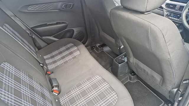 Hyundai I10 1.0 PREMIUM AUTO EURO 6 (S/S) 5DR Atlas White