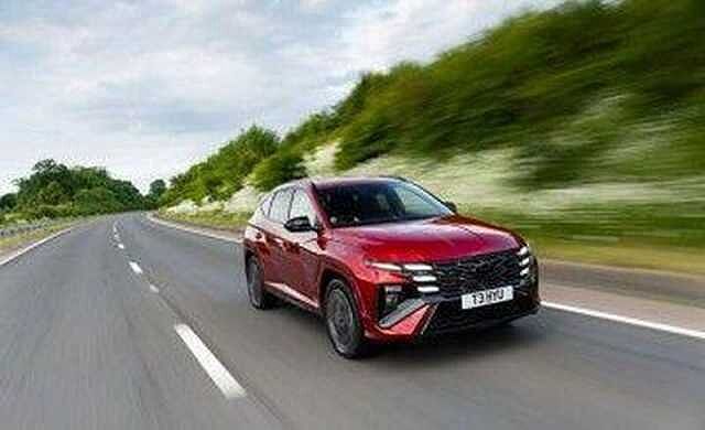 Hyundai TUCSON 1.6 T-GDI PREMIUM SUV 5DR PETROL MANUAL EURO 6 (S/S) (150 PS) Red