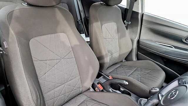 Hyundai BAYON 1.0 T-GDI MHEV SE CONNECT SUV 5DR PETROL HYBRID MANUAL EURO 6 (S/S) (100 PS)