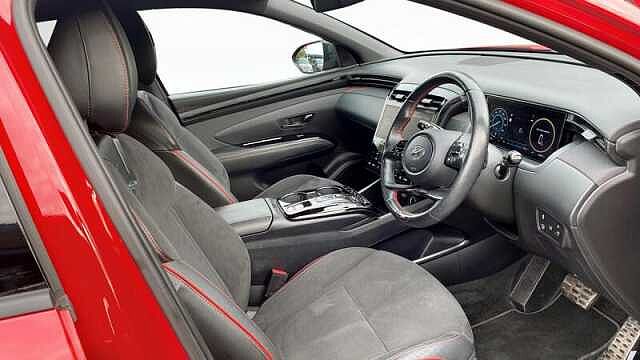 Hyundai TUCSON 1.6 H T-GDI N LINE S SUV 5DR PETROL HYBRID AUTO EURO 6 (S/S) (230 PS) Engine Red