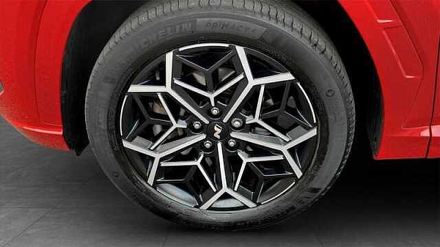 Hyundai TUCSON 1.6 H T-GDI N LINE S SUV 5DR PETROL HYBRID AUTO EURO 6 (S/S) (230 PS) Engine Red