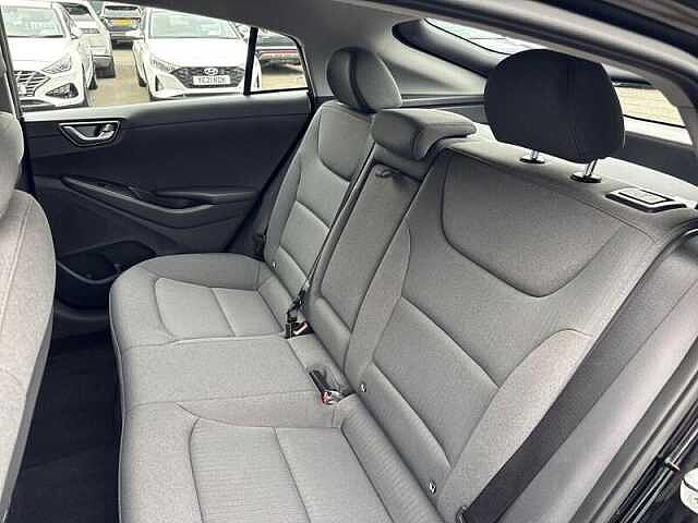 Hyundai IONIQ 1.6 H-GDI SE CONNECT HATCHBACK 5DR PETROL HYBRID DCT EURO 6 (S/S) (141 PS)