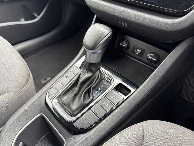 Hyundai IONIQ 1.6 H-GDI SE CONNECT HATCHBACK 5DR PETROL HYBRID DCT EURO 6 (S/S) (141 PS)