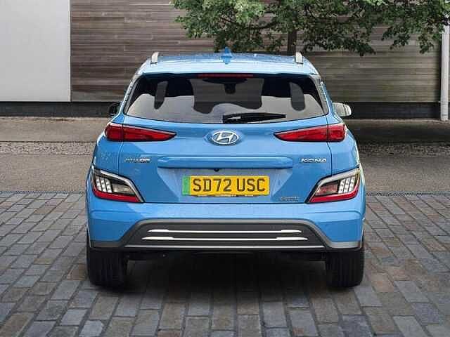 Hyundai KONA 64kWh Premium SUV 5dr Electric Auto (10.5kW Charger) (204 ps)