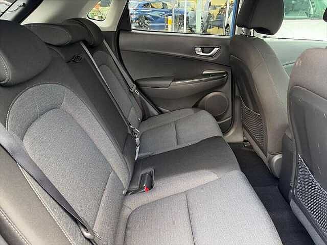 Hyundai KONA 64kWh Premium SUV 5dr Electric Auto (10.5kW Charger) (204 ps)