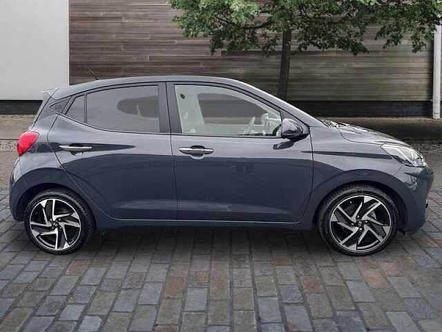 Hyundai i10 1.2 Premium Hatchback 5dr Petrol Auto Euro 6 (s/s) (79 ps)