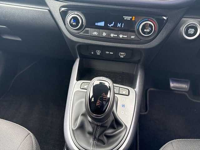 Hyundai i10 1.2 Premium Hatchback 5dr Petrol Auto Euro 6 (s/s) (79 ps)