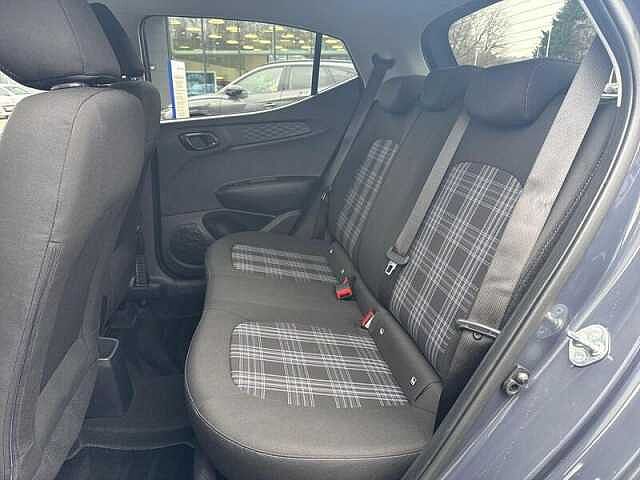 Hyundai i10 1.2 Premium Hatchback 5dr Petrol Auto Euro 6 (s/s) (79 ps)