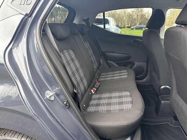 Hyundai i10 1.2 Premium Hatchback 5dr Petrol Auto Euro 6 (s/s) (79 ps)