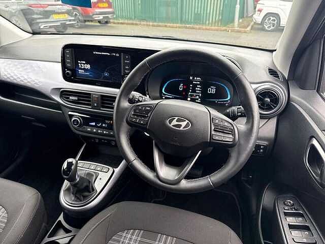 Hyundai i10 1.2 Premium Hatchback 5dr Petrol Auto Euro 6 (s/s) (79 ps)