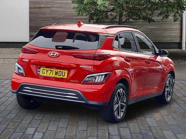 Hyundai KONA 64kWh Premium SUV 5dr Electric Auto (10.5kW Charger) (204 ps)