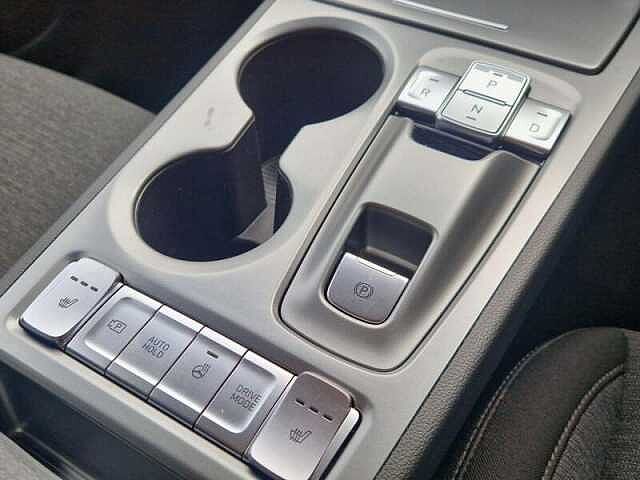 Hyundai KONA 64kWh Premium SUV 5dr Electric Auto (10.5kW Charger) (204 ps)