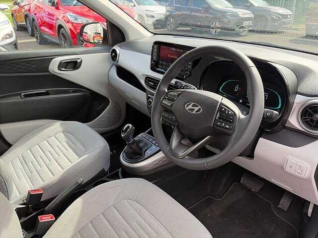 Hyundai i10 1.0 Premium Hatchback 5dr Petrol Auto Euro 6 (s/s) (63 ps)