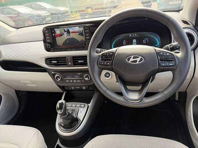 Hyundai i10 1.0 Premium Hatchback 5dr Petrol Auto Euro 6 (s/s) (63 ps)