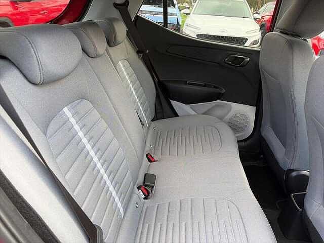 Hyundai i10 1.0 Premium Hatchback 5dr Petrol Auto Euro 6 (s/s) (63 ps)