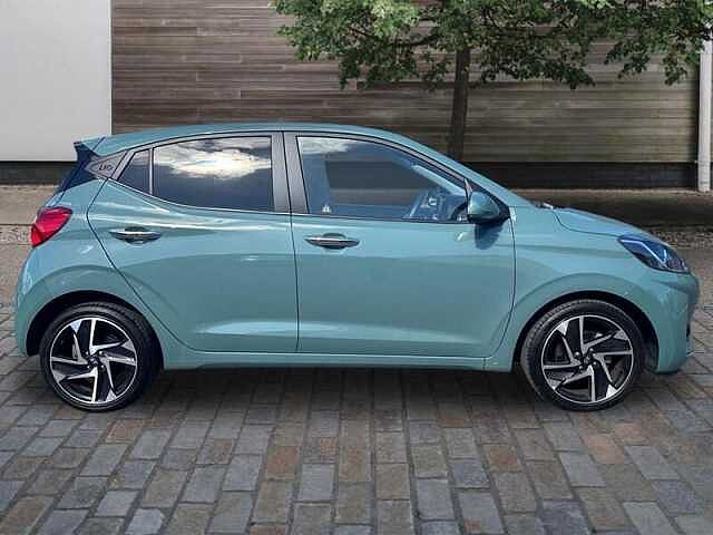 Hyundai i10 1.0 Premium Hatchback 5dr Petrol Auto Euro 6 (s/s) (63 ps)
