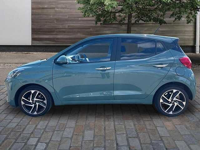 Hyundai i10 1.0 Premium Hatchback 5dr Petrol Auto Euro 6 (s/s) (63 ps)
