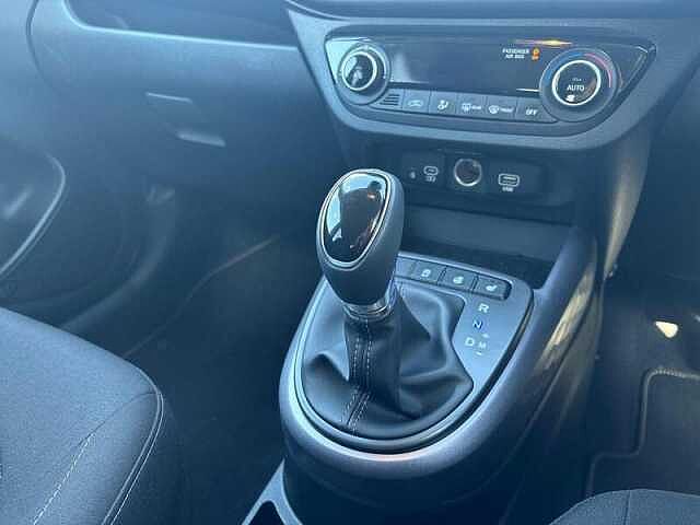 Hyundai i10 1.0 Premium Hatchback 5dr Petrol Auto Euro 6 (s/s) (63 ps)