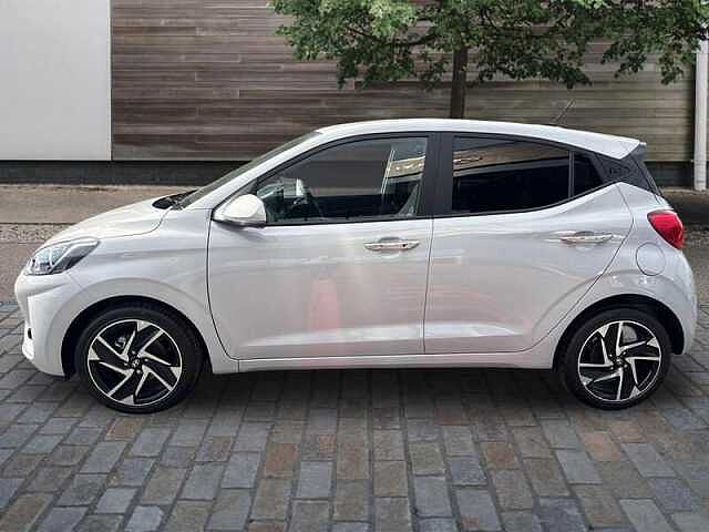 Hyundai i10 i10 1.2 Premium Hatchback 5dr Petrol Auto Euro 6 (s/s) (79 ps)