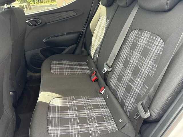 Hyundai i10 i10 1.2 Premium Hatchback 5dr Petrol Auto Euro 6 (s/s) (79 ps)