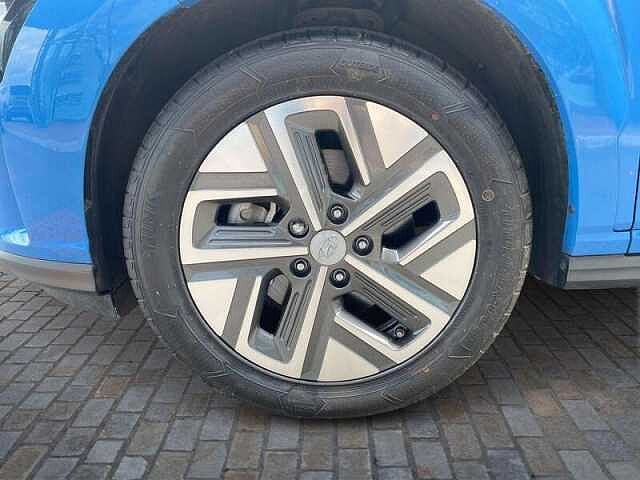 Hyundai KONA 64kWh Premium SUV 5dr Electric Auto (10.5kW Charger) (204 ps)