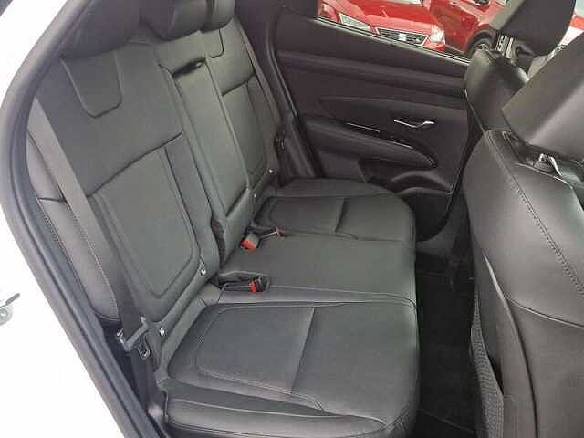 Hyundai TUCSON 1.6 T-GDi Ultimate SUV 5dr Petrol Hybrid Auto Euro 6 (s/s) (215 ps) Atlas White