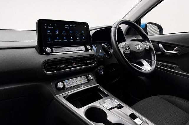 Hyundai KONA 64kWh Premium SUV 5dr Electric Auto (10.5kW Charger) (204 ps)
