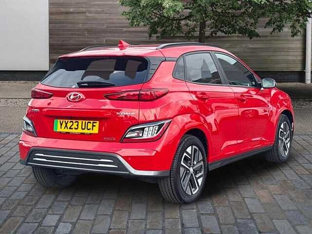 Hyundai KONA 64kWh Premium SUV 5dr Electric Auto (10.5kW Charger) (204 ps)