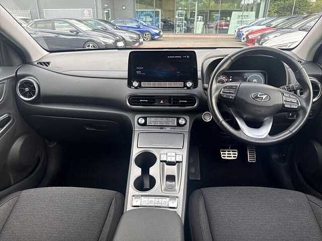 Hyundai KONA 64kWh Premium SUV 5dr Electric Auto (10.5kW Charger) (204 ps)