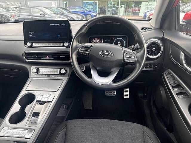 Hyundai KONA 64kWh Premium SUV 5dr Electric Auto (10.5kW Charger) (204 ps)