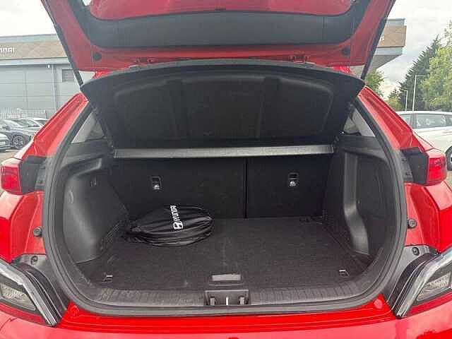 Hyundai KONA 64kWh Premium SUV 5dr Electric Auto (10.5kW Charger) (204 ps)