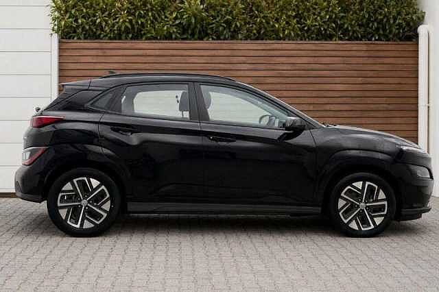 Hyundai KONA 39kWh SE Connect SUV 5dr Electric Auto (10.5kW Charger) (136 ps)