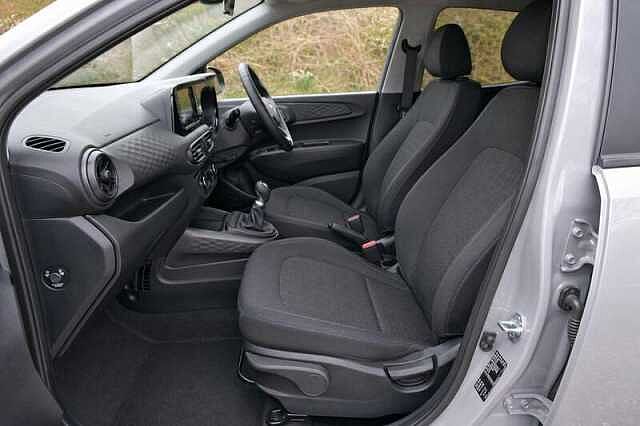 Hyundai i10 1.2 Premium Hatchback 5dr Petrol Manual Euro 6 (s/s) (84 ps)