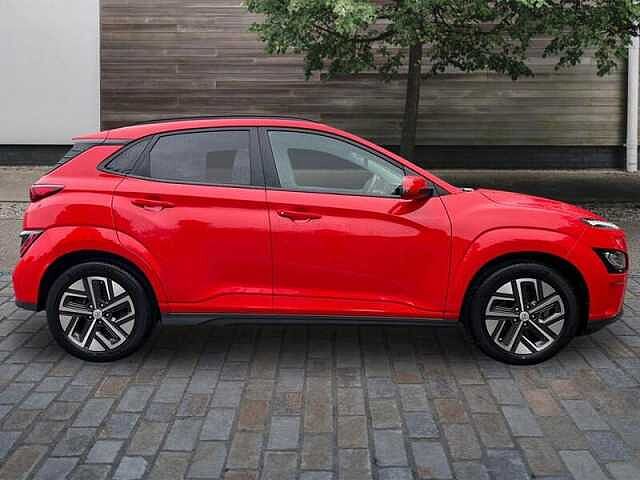Hyundai KONA 64kWh Premium SUV 5dr Electric Auto (10.5kW Charger) (204 ps)