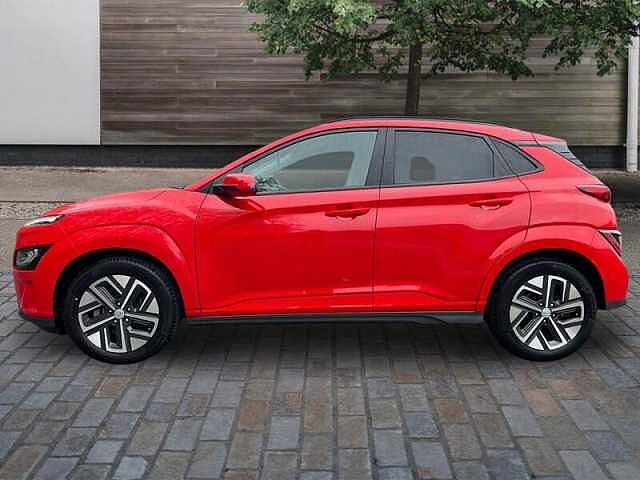 Hyundai KONA 64kWh Premium SUV 5dr Electric Auto (10.5kW Charger) (204 ps)