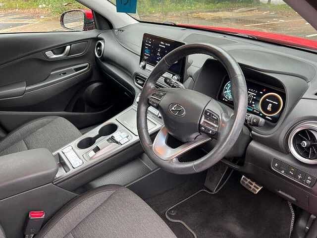 Hyundai KONA 64kWh Premium SUV 5dr Electric Auto (10.5kW Charger) (204 ps)