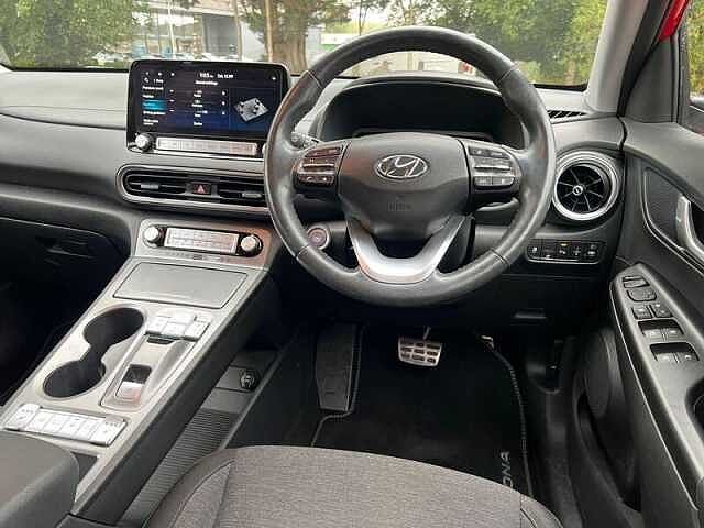 Hyundai KONA 64kWh Premium SUV 5dr Electric Auto (10.5kW Charger) (204 ps)