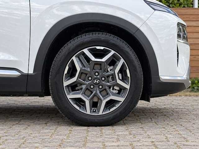 Hyundai SANTA FE 1.6 h T-GDi Ultimate SUV 5dr Petrol Hybrid Auto 4WD Euro 6 (s/s) (230 ps) White Cream