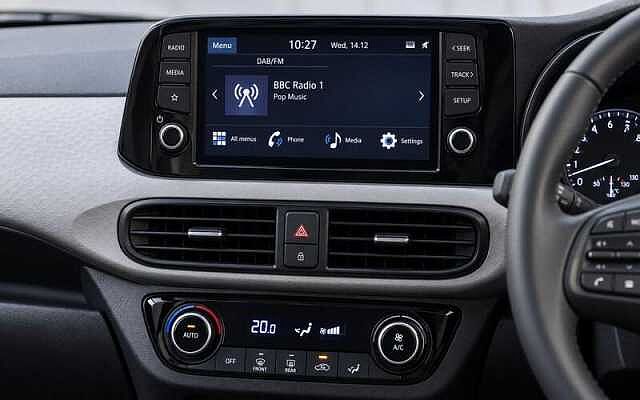 Hyundai i10 1.2 Premium Hatchback 5dr Petrol Auto Euro 6 (s/s) (84 ps)
