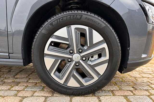 Hyundai KONA 64kWh Ultimate SUV 5dr Electric Auto (10.5kW Charger) (204 ps)